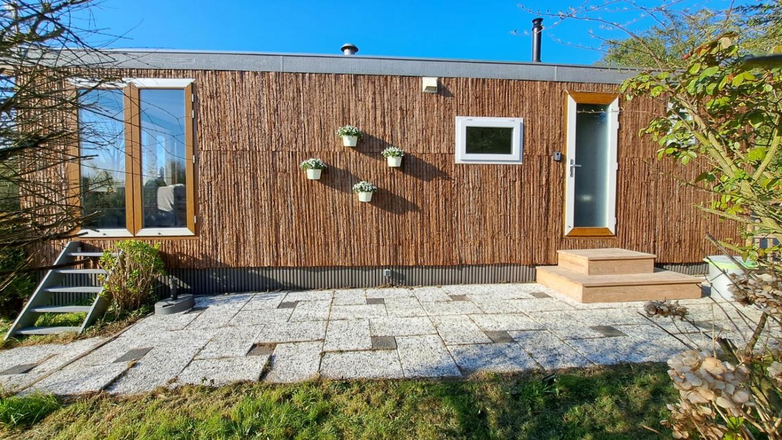 Het Witte Chalet Aan Het Water Van Monumentaal Fort Ooltgensplaat Exterior foto